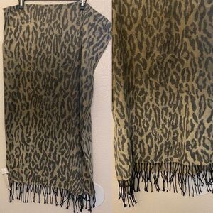 Accessori Italiani Scarf made in Italy lightweight animal, print fringe 72x22